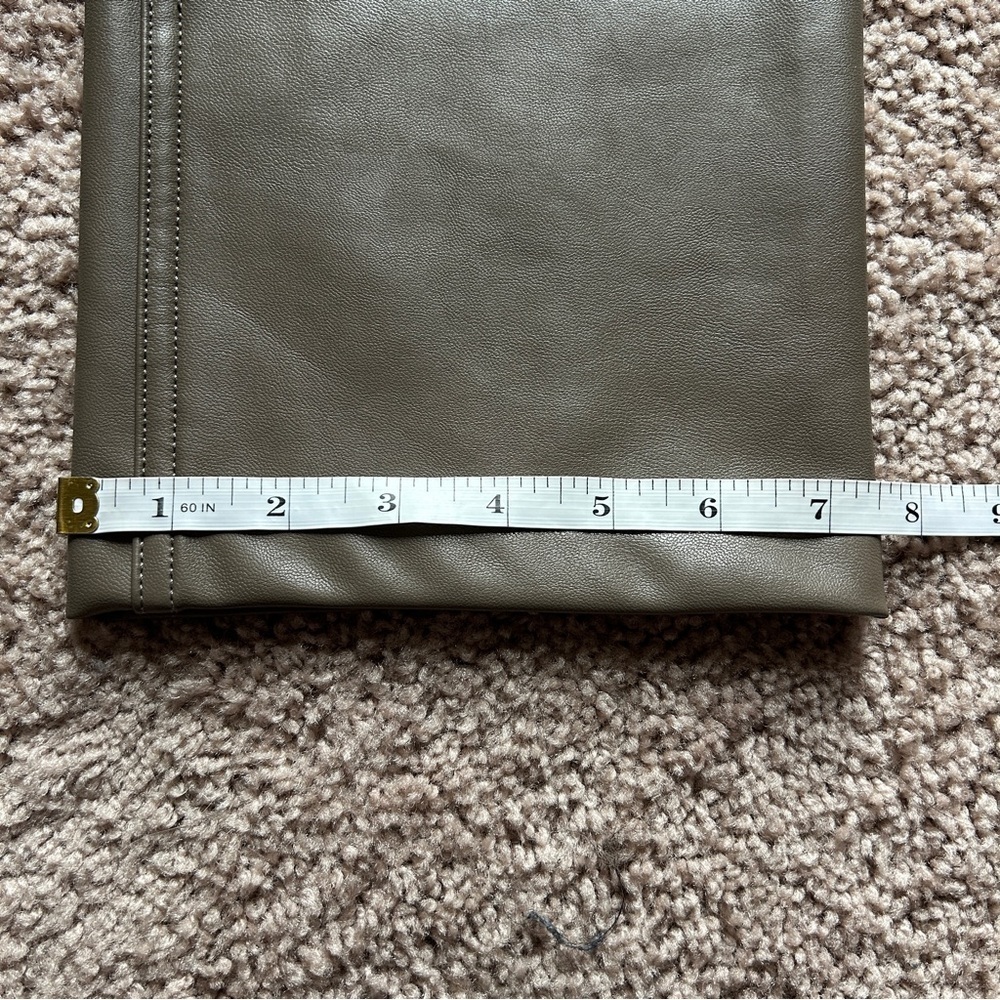 Abercrombie & Fitch Curve Love 90s Straight Ultra High Rise Vegan Leather 26/2 - Picture 10 of 12